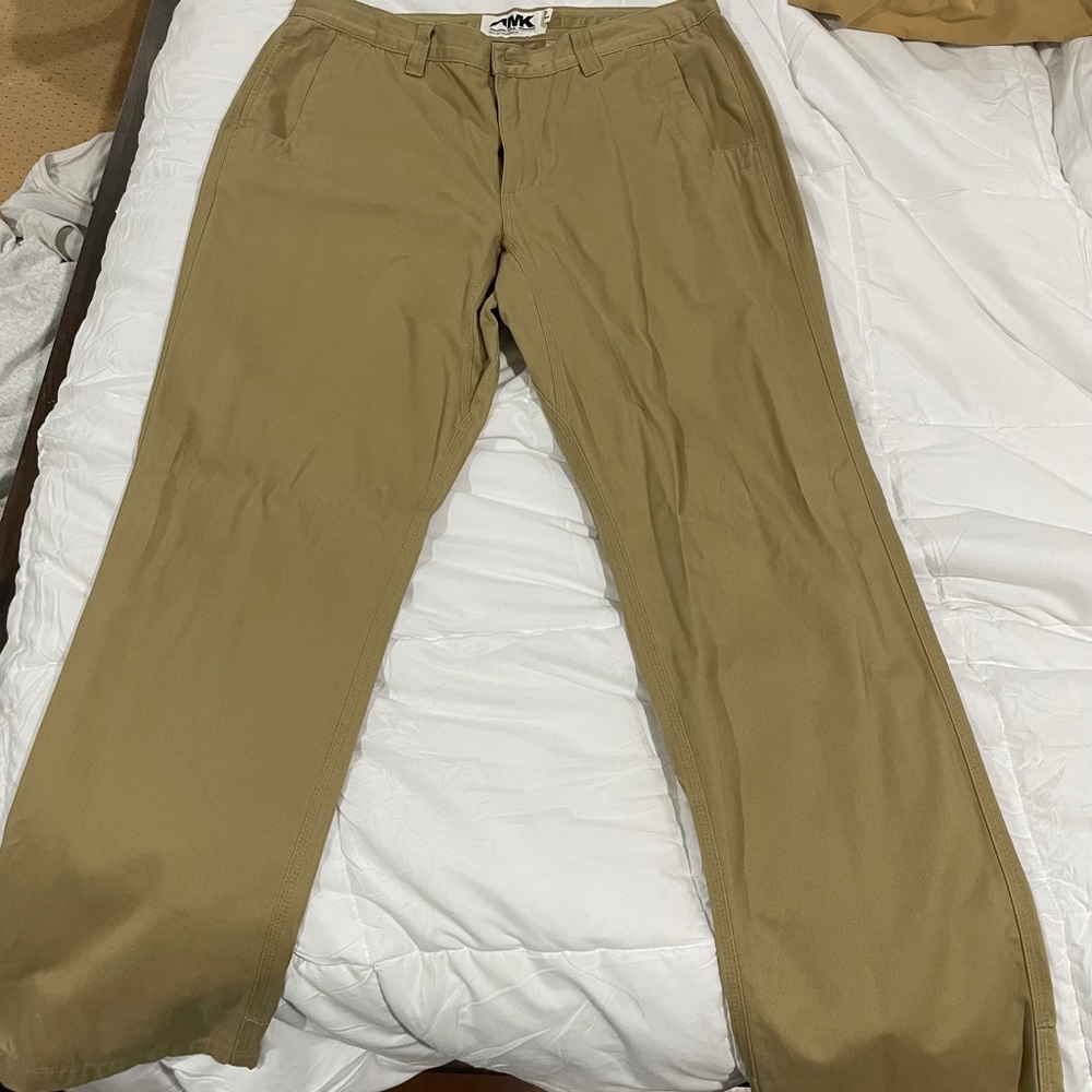 Mountain Khaki Men’s 38x34 pants. New without tag. Never worn but to try on.